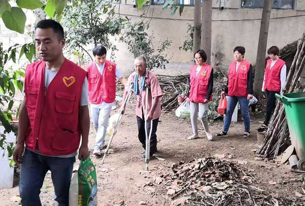 中秋节志愿慰问暖人心(图1) 中秋节志愿慰问暖人心(图1)