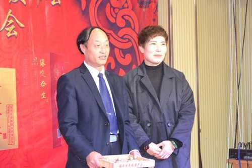 佑军醉酒业媒体座谈会暨“缘定今生”新品发布(图7) 佑军醉酒业媒体座谈会暨“缘定今生”新品发布(图7)