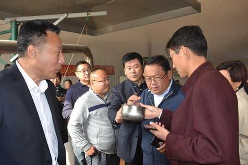 佑军醉酒业媒体座谈会暨“缘定今生”新品发布(图11) 佑军醉酒业媒体座谈会暨“缘定今生”新品发布(图11)