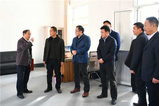 牛兆英一行调研乡村振兴工作(图1) 牛兆英一行调研乡村振兴工作(图1)