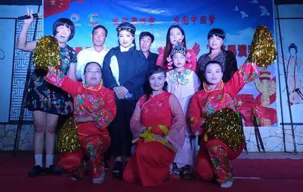 把脍炙人口、喜闻乐见的文化大餐送到基层(图2) 把脍炙人口、喜闻乐见的文化大餐送到基层(图2)