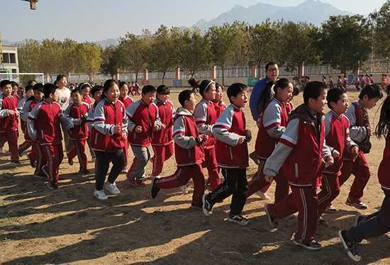 苏城小学举行冬季长跑启动仪式(图1)