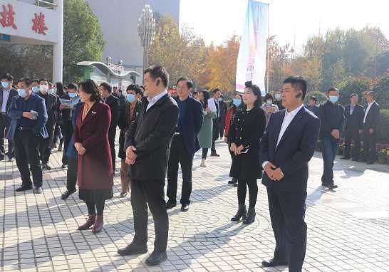 临沂市教育局领导到赛博中学视察指导工作(图1) 临沂市教育局领导到赛博中学视察指导工作(图1)