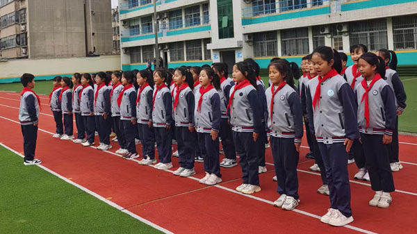 【山东平邑】实验小学举行队列队形比赛
