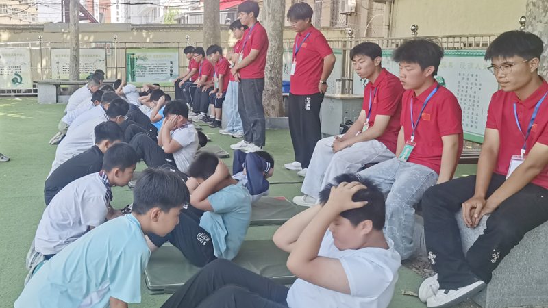 平邑县实验小学点燃健康新“引擎”