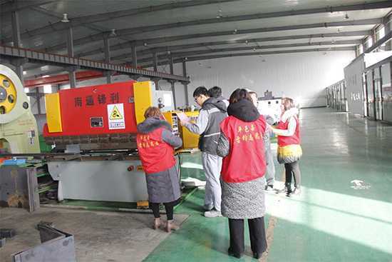 山东平邑经济开发区开展安全生产宣传活动(图1) 山东平邑经济开发区开展安全生产宣传活动(图1)