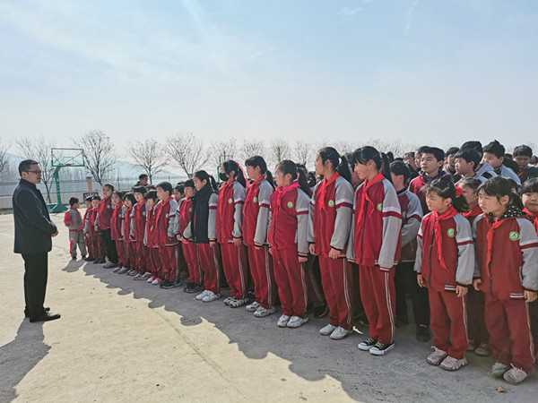 苏城小学开展“学雷锋”系列活动(图2) 苏城小学开展“学雷锋”系列活动(图2)