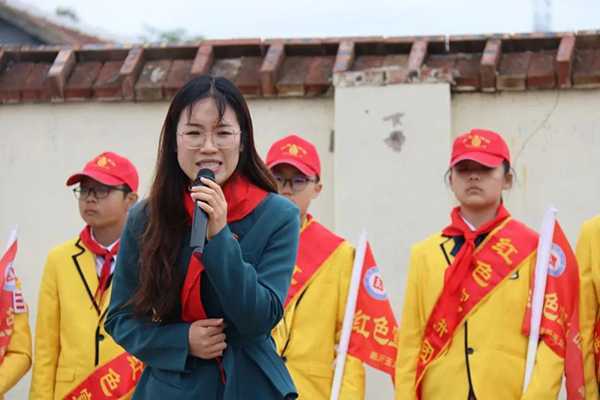 临沂玉龙湾小学红色宣讲团走进渊子崖(图4) 临沂玉龙湾小学红色宣讲团走进渊子崖(图4)