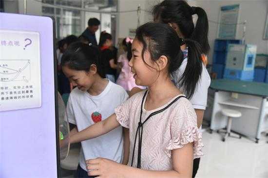平邑街道开展科普进校园活动(图3) 平邑街道开展科普进校园活动(图3)