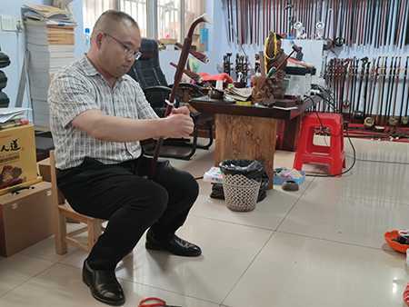 二胡与世界音乐碰撞 提升乐泉村文化自信(图3) 二胡与世界音乐碰撞 提升乐泉村文化自信(图3)