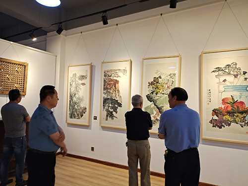 春风浩荡：中国画名家走进莱钢美术作品展览启幕(图3)