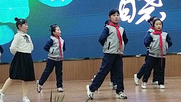 山东平邑：实验小学教育集团举行“经典诵读”素养展示活动(图1)