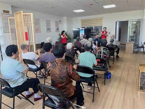 平邑街道邑东福邸开展“敬老、助老服务暖人心”活动(图3)