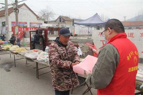 平邑街道开展统战政策法规“赶大集”普法宣传活动(图2)