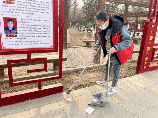 平邑街道莲西社区开展“传承雷锋精神 赓续红色血脉”学雷锋主题活动(图2)