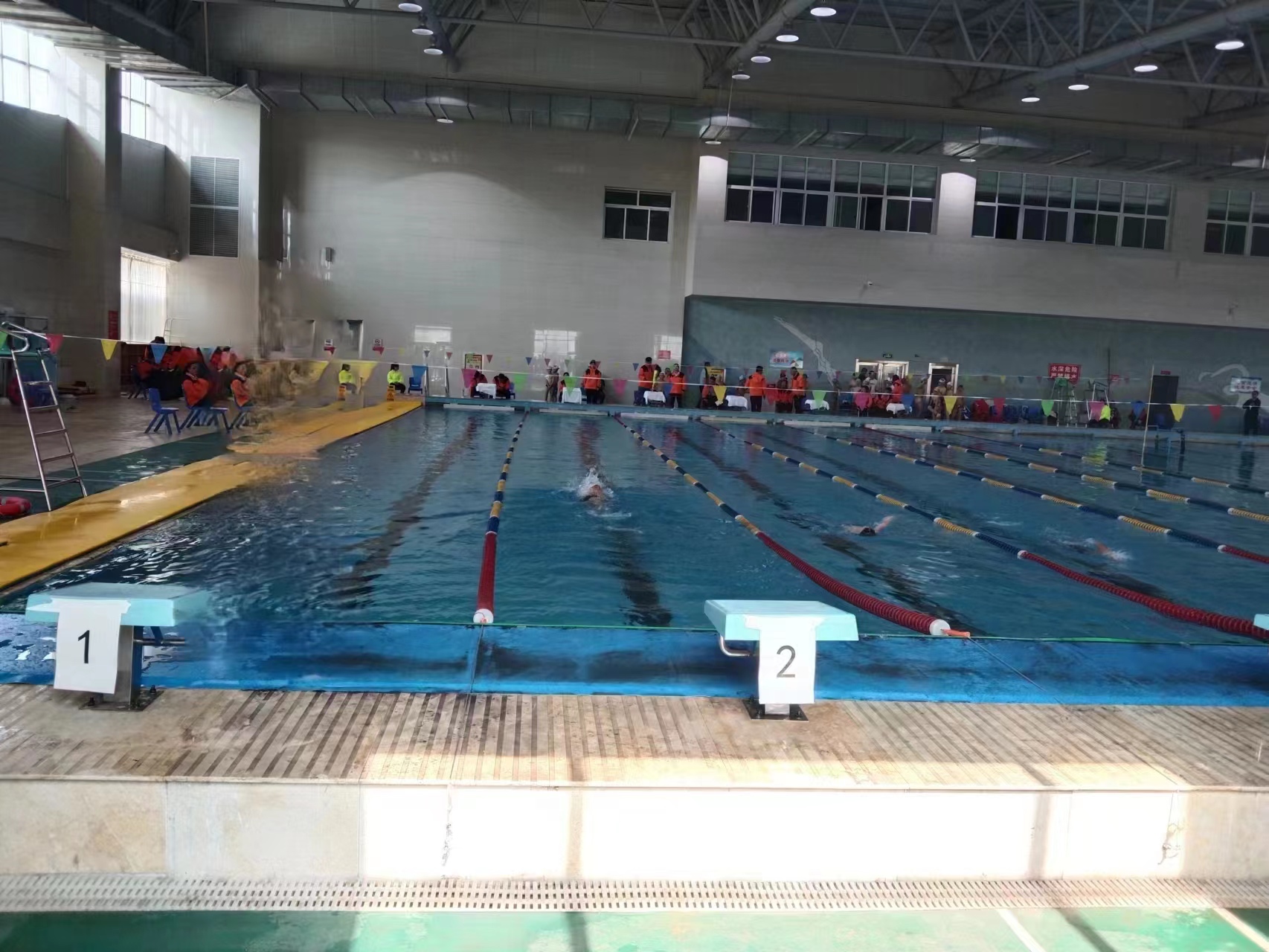 平邑县第二实验小学游泳健儿参加市中小学生运动会游泳比赛获佳绩