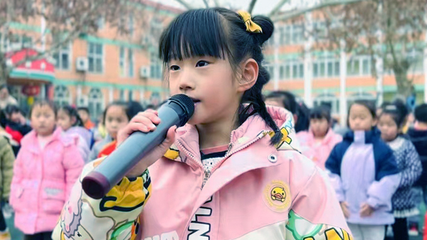 山东平邑:实验小学附属实验幼儿园举行“学雷锋月”启动仪式(图2) 山东平邑:实验小学附属实验幼儿园举行“学雷锋月”启动仪式(图2)