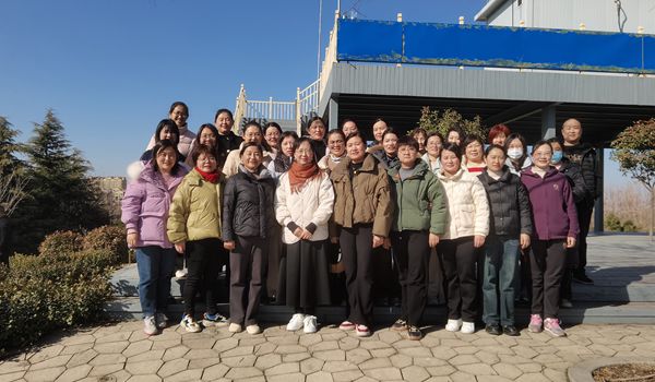 平邑县第二实验小学开展迎“三八”国际劳动妇女节活动(图2)