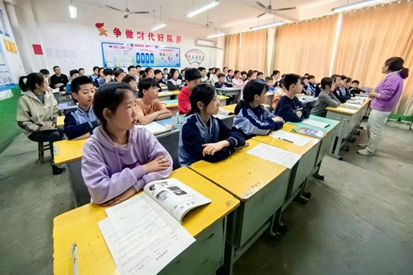 平邑县第二实验小学开展常识学科“双减”课堂评比活动