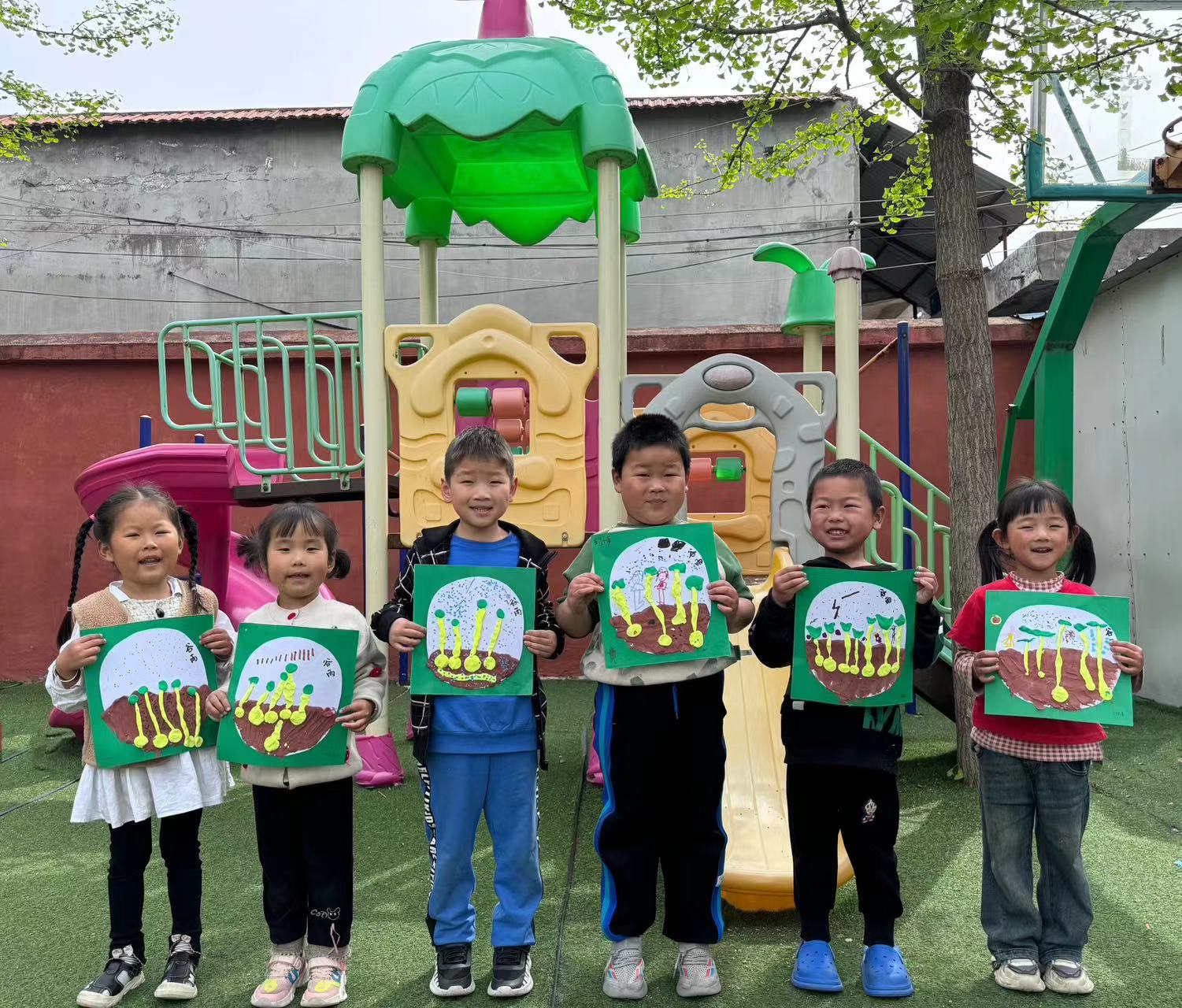 地方镇王家庄小学幼儿园开展二十四节气之谷雨主题活动(图1)