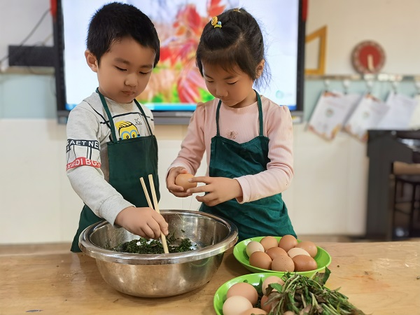 知谷雨意，品春之韵—平邑兴蒙学校幼儿园开展谷雨节气主题教育活动(图2)