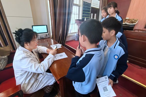 平邑县第二实验小学开展青少年视力健康筛查活动(图2)