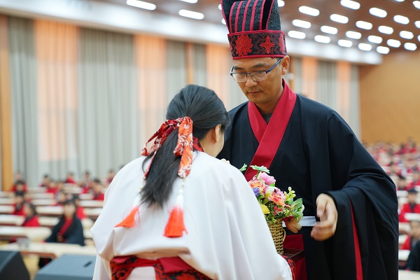 赏尼山圣境之美，悟夫子仁德之贤—兴蒙学校一年级师生赴曲阜开展开蒙研学实践活动(图4)