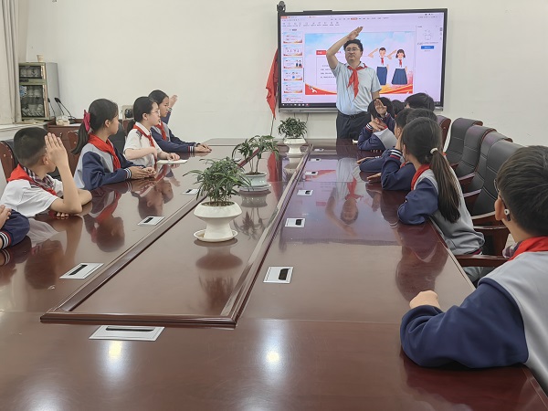 平邑兴蒙学校少先队新一届大队委联席会议圆满举行(图5)
