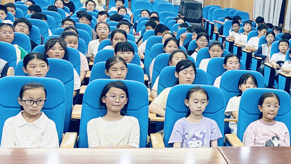 【普法教育】平邑“青柠计划”普法宣讲走进实验小学(图2)
