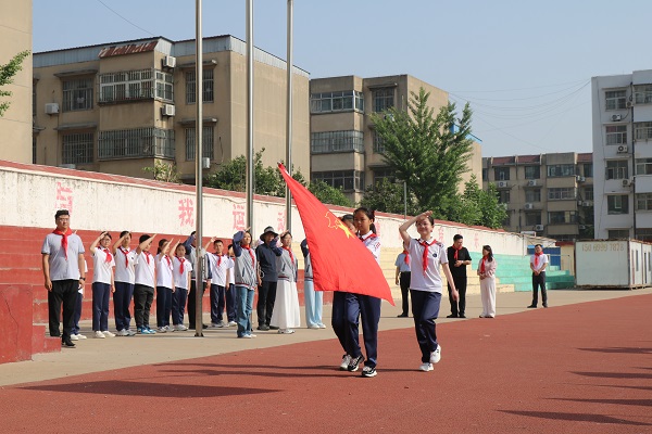 兴蒙学校少先队新一届大队委任职仪式暨主题队会圆满举行(图4)