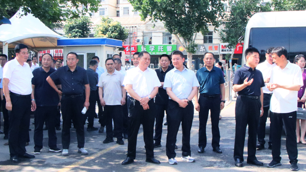 【人大视察】平邑县人大常委会走进兴蒙学校视察“全员导师育人”(图1)