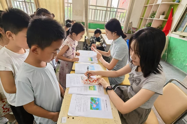 平邑县第二实验小学开展趣味闯关乐考活动