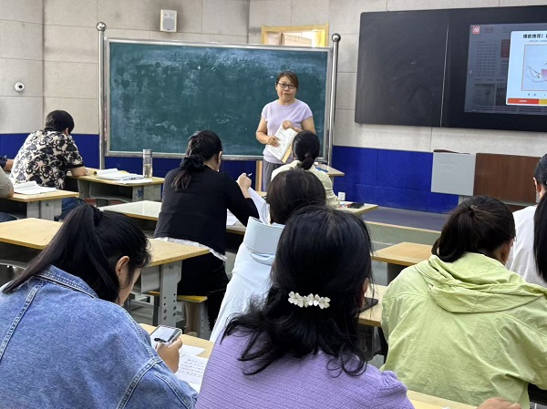 平邑兴蒙学校举行拼音趣味教学专题研讨活动(图4)