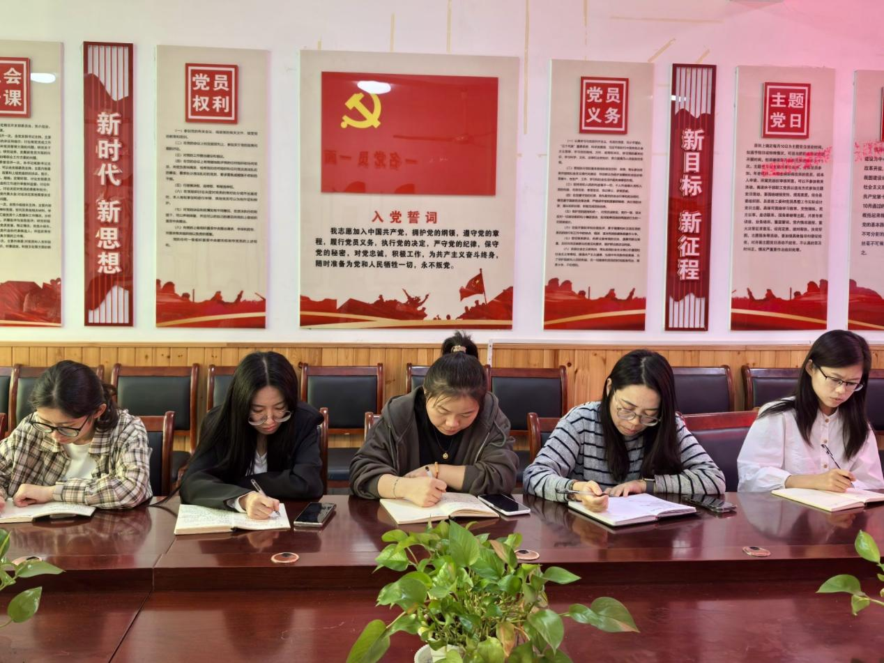 平邑县丰阳镇中心幼儿园开展 “基于幼儿活动的班级区域材料关联布置 与优化路径”教研活动(图2)