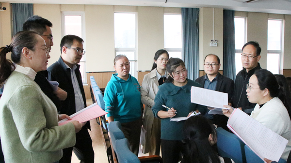 【沂蒙教育】凝心聚力促发展   民主共商谱新篇(图2)