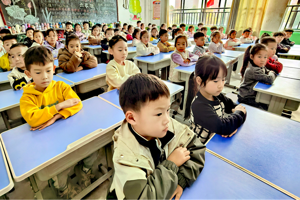 平邑县第二实验小学举行一年级素养展示活动(图2)