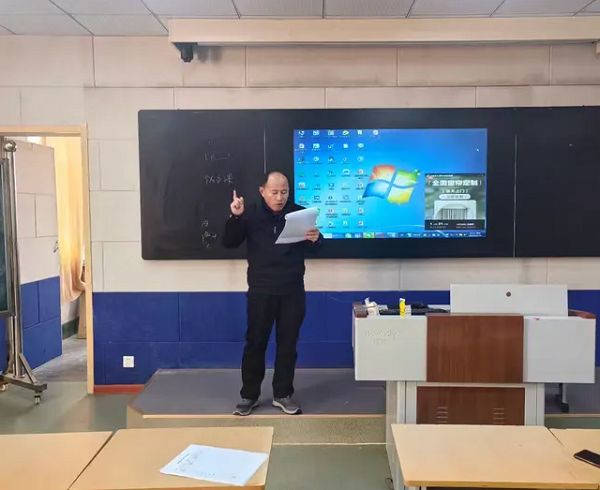 平邑兴蒙学校举行语文学科教育论著读书分享论坛活动(图3)