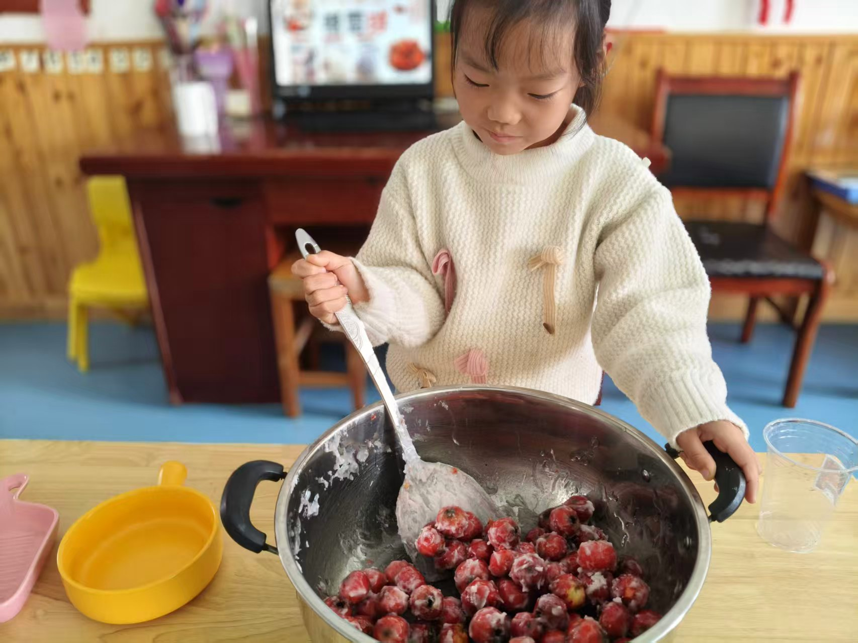 平邑县丰阳镇中心幼儿园开展立冬节气活动(图2) 平邑县丰阳镇中心幼儿园开展立冬节气活动(图2)
