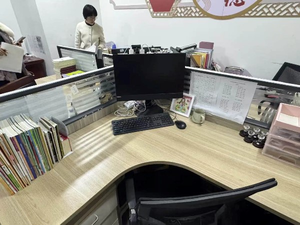 平邑县第四实验小学开展“最美办公室”评选活动(图2) 平邑县第四实验小学开展“最美办公室”评选活动(图2)