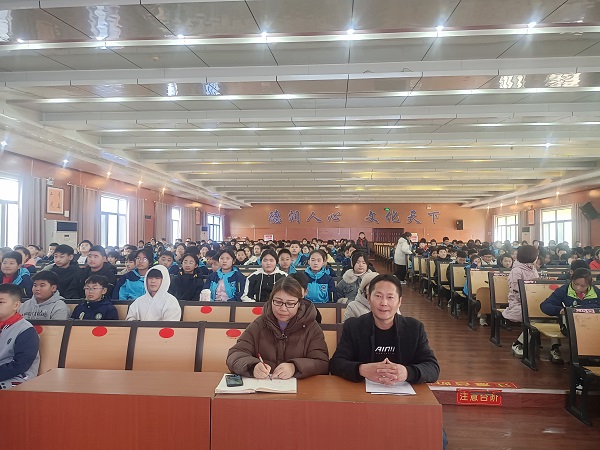 平邑兴蒙学校举办“与时间同行，为成长赋能”学生交流分享论坛活动(图3)