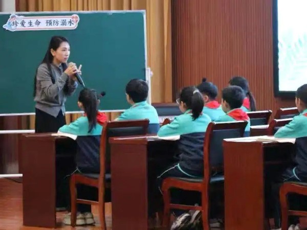 2025年山东省“数字化赋能教师专业发展”行动安全教育现场活动在平邑县成功举办(图3) 2025年山东省“数字化赋能教师专业发展”行动安全教育现场活动在平邑县成功举办(图3)