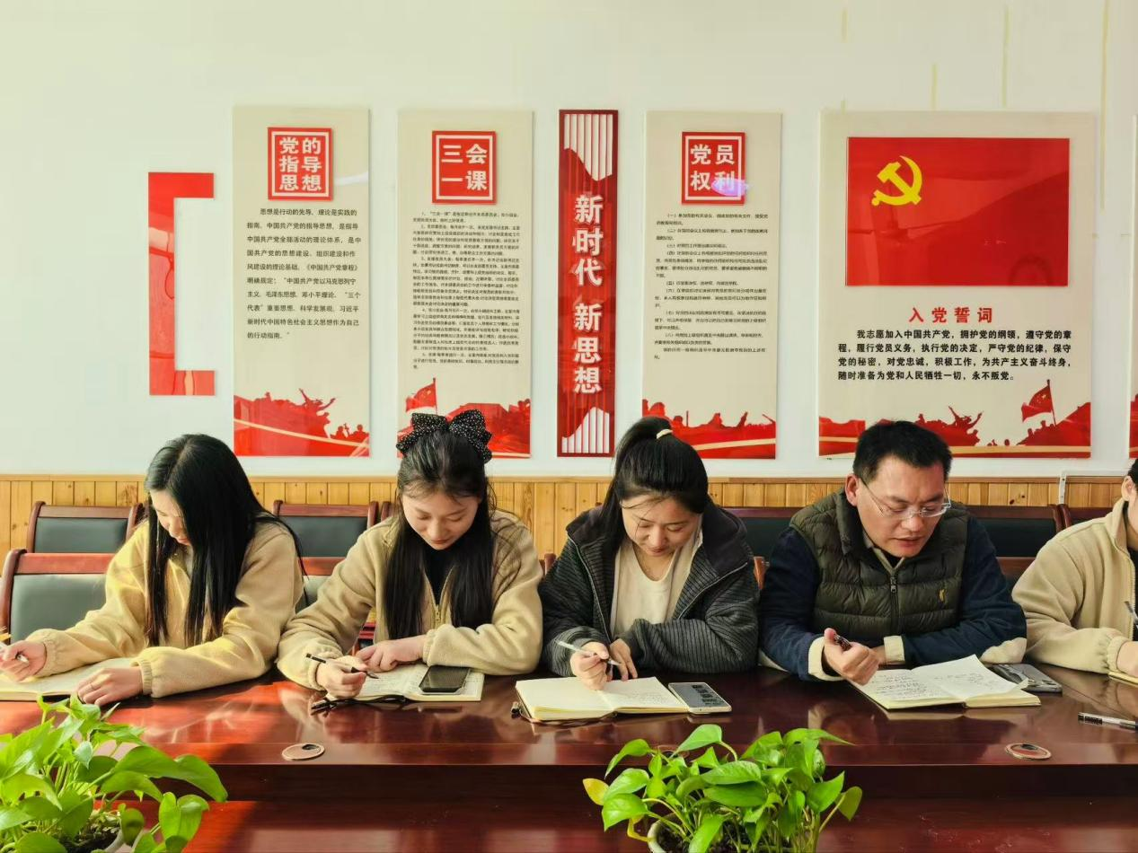 平邑县丰阳镇中心幼儿园开展“冬季户外活动适应性安排”教研活动(图2) 平邑县丰阳镇中心幼儿园开展“冬季户外活动适应性安排”教研活动(图2)