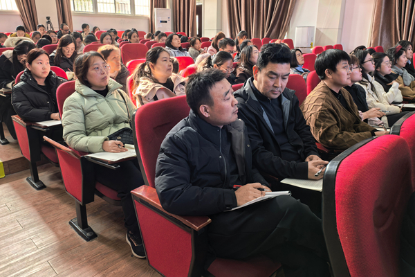 平邑县第二实验小学开展AI智能教学应用专题培训(图2) 平邑县第二实验小学开展AI智能教学应用专题培训(图2)