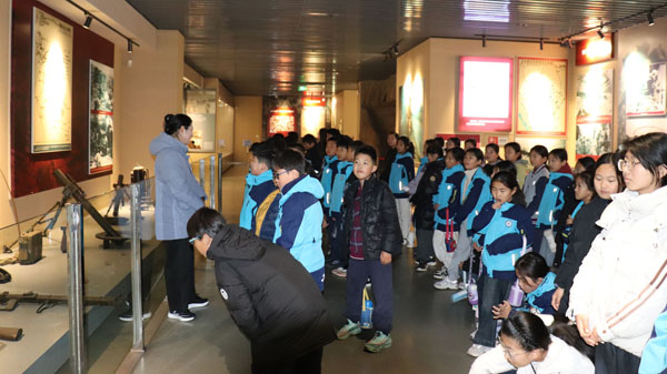 【沂蒙教育】平邑县实验小学开展“实践铸成长 红色润初心”主题研学(图2) 【沂蒙教育】平邑县实验小学开展“实践铸成长 红色润初心”主题研学(图2)