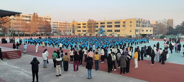 平邑兴蒙学校举行第六届家委会成立大会暨家长开放日活动(图6) 平邑兴蒙学校举行第六届家委会成立大会暨家长开放日活动(图6)