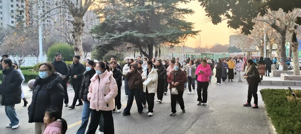 平邑兴蒙学校举行第六届家委会成立大会暨家长开放日活动(图7) 平邑兴蒙学校举行第六届家委会成立大会暨家长开放日活动(图7)