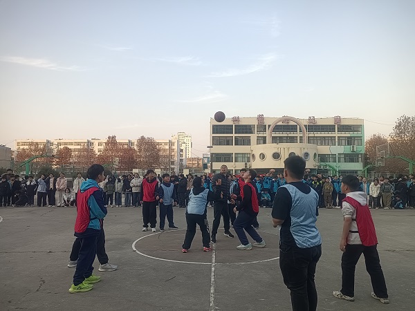 平邑兴蒙学校“小杏仁”杯班级篮球联赛启动仪式圆满举行(图2) 平邑兴蒙学校“小杏仁”杯班级篮球联赛启动仪式圆满举行(图2)