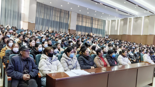 【山东平邑】实验小学第六校区成功举办“家长会”(图1)