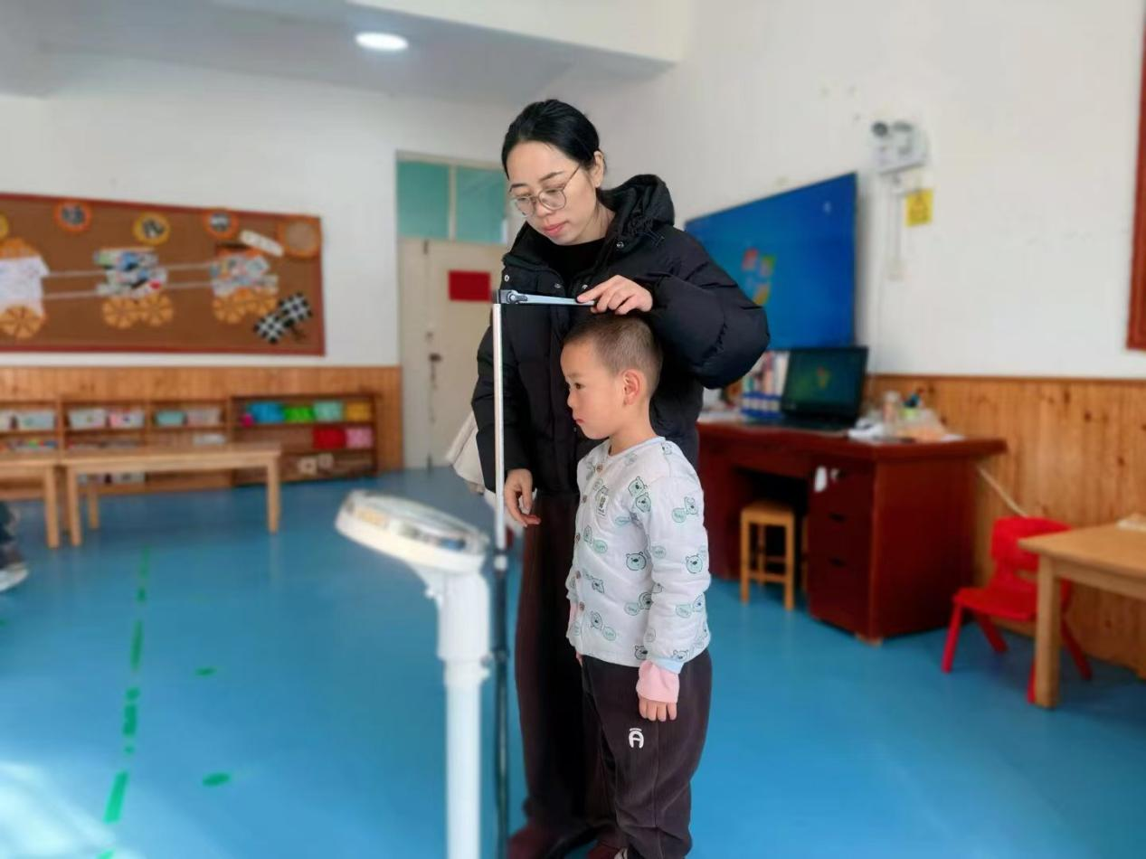 平邑县丰阳镇中心幼儿园开展健康查体活动(图1) 平邑县丰阳镇中心幼儿园开展健康查体活动(图1)