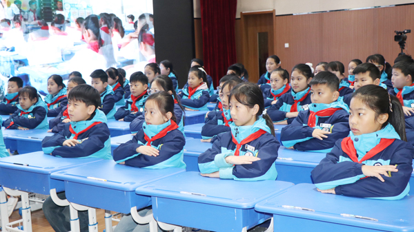 【山东平邑】实验小学第三校区举办主题班会评比(图3)